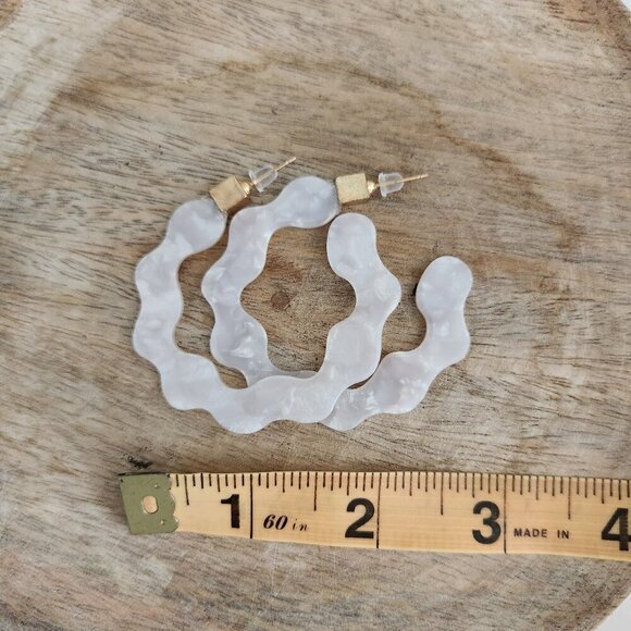 Bundle and Save- New White Acrylic and Gold Hoop Earrings. Minimalist Jewelry. - Picture 4 of 7